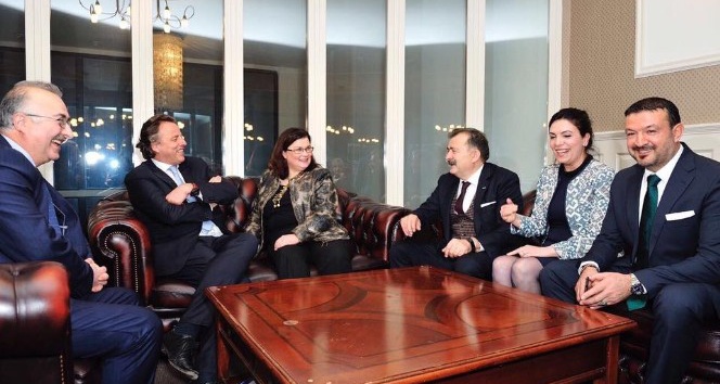 İşadamı Turgut Torunogulları’ndan Hollanda Dışişleri Bakanına ziyaret