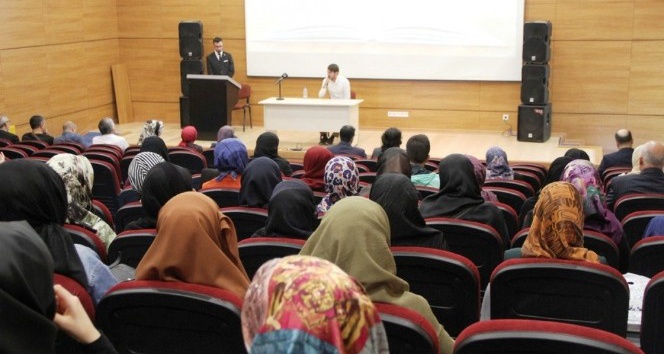 DPÜ İslami İlimler Fakültesi’nde oryantasyon eğitimi