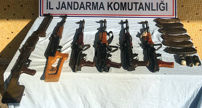 Beytüşşebap’ta PKK’ya ait silah ve patlayıcı ele geçirildi