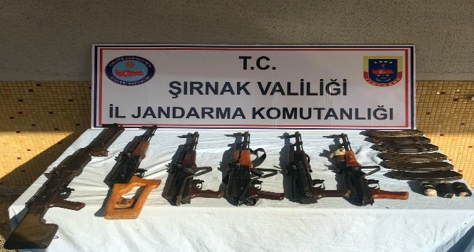 Beytüşşebap’ta PKK’ya ait silah ve patlayıcı ele geçirildi