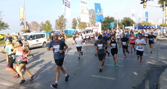 “İstanbul’u Koşuyorum” yarışında renkli görüntüler