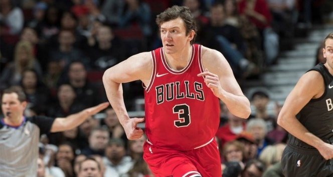 Milli basketbolcu Ömer Aşık, parkelerden uzak kalacak