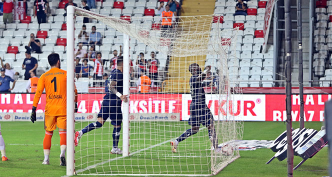 Antalyaspor, 3 puanı 2 golle aldı