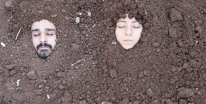 Diri diri toprağa gömüldüler