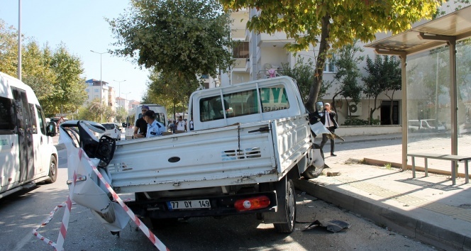 Yalova’da yolcu minibüsü kamyonetle çarpıştı: 8 yaralı