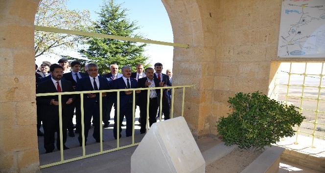 Yunus Emre türbesi başında anıldı