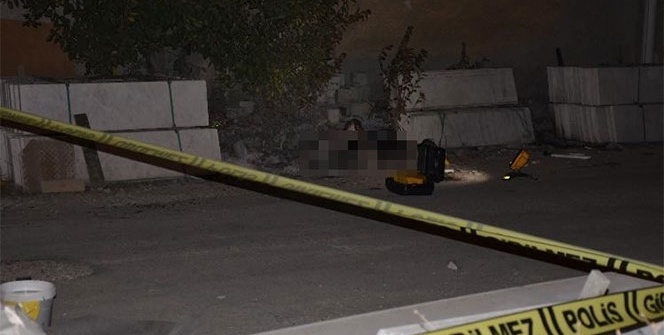 Vatandaşlar cansız manken zannetti ama...