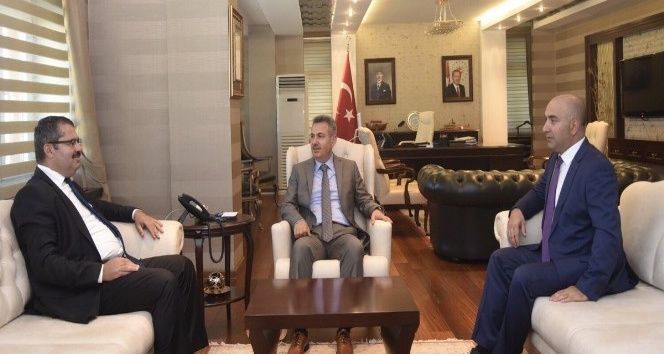 Azerbaycan Ankara Büyükelçisi Hazer İbrahimi Vali Süleyman Elban’ı ziyaret etti