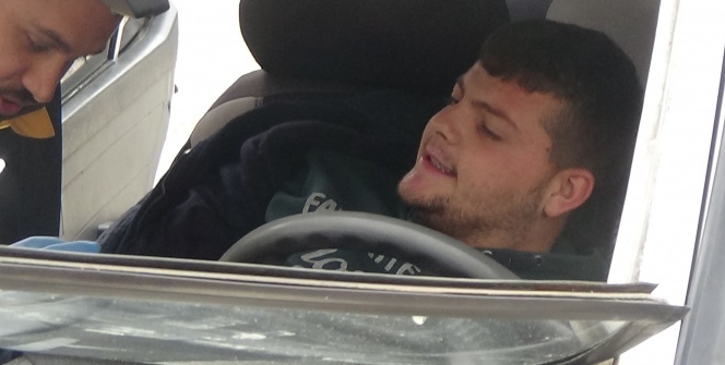 Aracını yeni aldı! Hayatının şokunu yaşadı... Böylece yardım beklediler