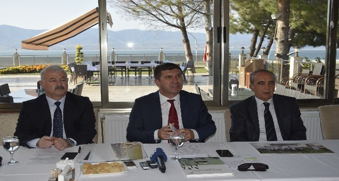 Burdur Belediye Başkanı Ercengez: “Burdur Gölü’ndeki çekilme son 10 yıldır logaritmik olarak arttı”