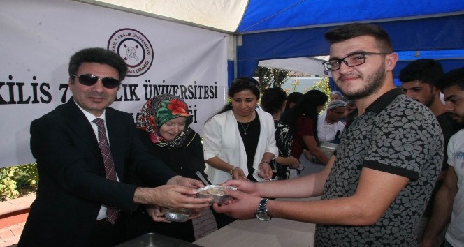 Üniversitede aşure ikramı