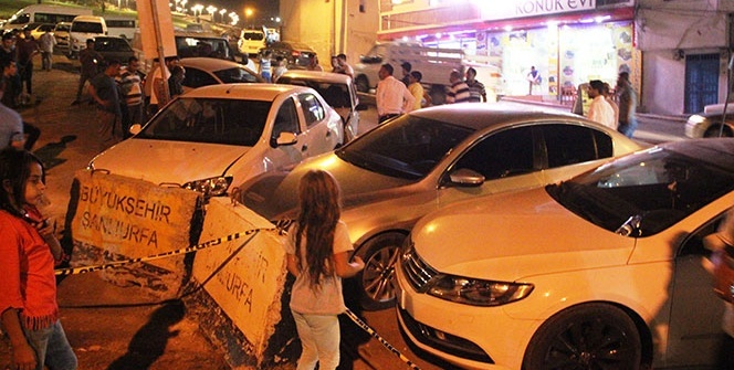 Kamyonet park halindeki 5 araca çarptı