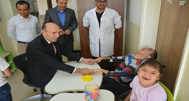 Milli Eğitim Müdürü Şahinkaya özel çocuklarla bir araya geldi