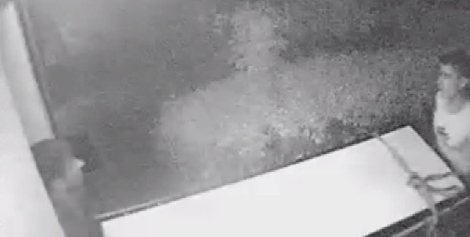 Korkunç görüntü! Cesedi böyle taşıdılar