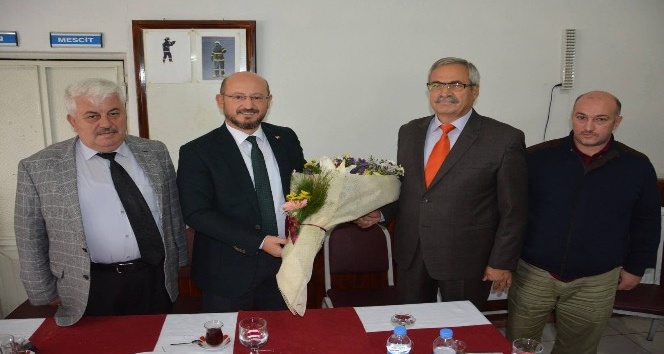Başkan Özcan itfaiyecilerle kahvaltı yaptı