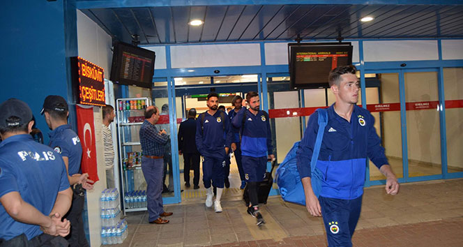 Fenerbahçe, Çaykur Rizespor maçı için Trabzon’a geldi