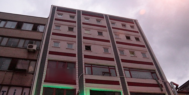 Korkunç ölüm! Çatıdan yere çakıldı