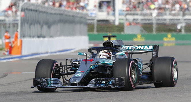 Hamilton 5. zaferini kazandı