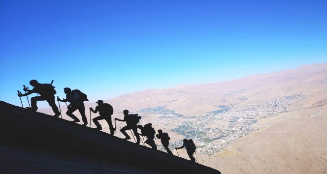 CİSAD dağcıları Sümbül Dağı’na tırmandı
