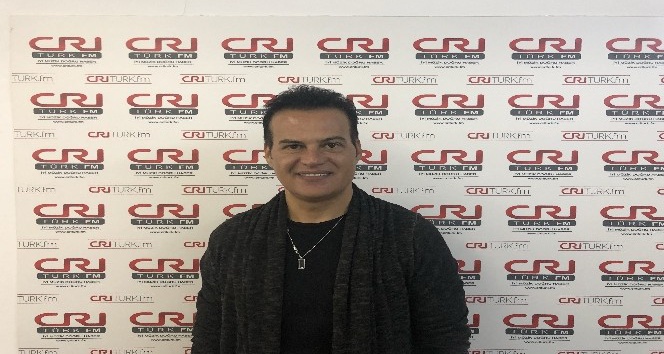 Hakan Peker: “Üretilen şarkıların kalitesi ve sözleri kötü”