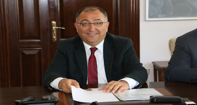 Yalova Belediye Başkanı Salman yeniden aday