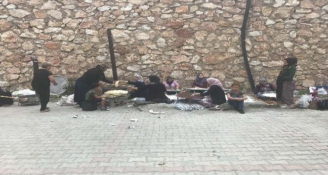 Tokatlı kadınların imece usulü kış hazırlığı