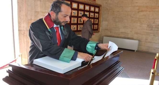 Ankara Barosu başkan adayı Özdemir’den Anıtkabir’e ziyaret