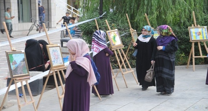 Cizre’de Kur’an kursu öğrencileri resim sergisi açtı
