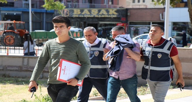 Kırşehir polisinden eş zamanlı dolandırıcılık operasyonu: 2 gözaltı