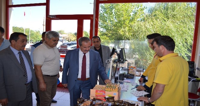 Belediye Başkanı Necati Gürsoy iş yerlerini denetledi
