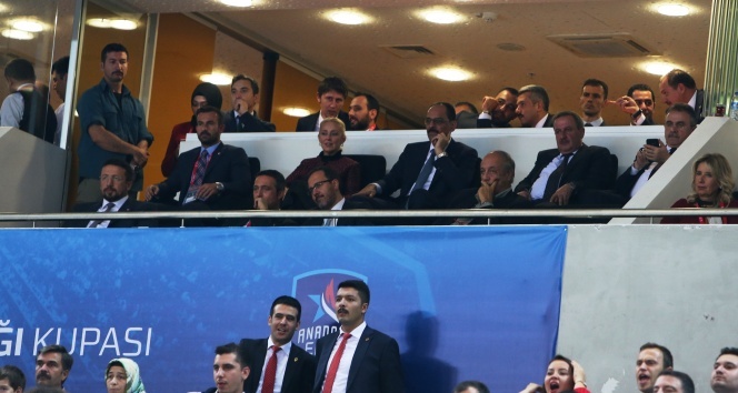Bakan Soylu ve Başkan Ali Koç, Fenerbahçe - Anadolu Efes maçında