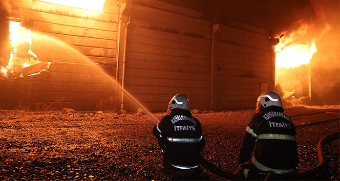 Kahramanmaraş&#039;ta pamuk deposunda yangın çıktı!