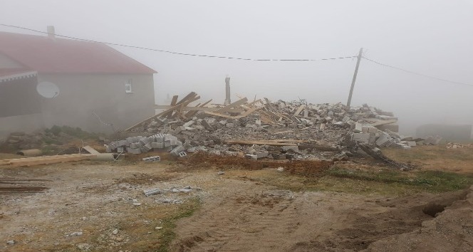 Sis Dağı Yaylası’ndaki yıkımlar yaylanın Giresun tarafındaki obalarda sürüyor