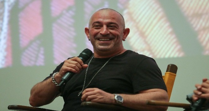 Ünlü şovmen Cem Yılmaz’dan evlilik esprisi