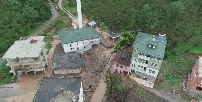 Trabzon'da yaşanan selin boyutu havadan görüntülendi