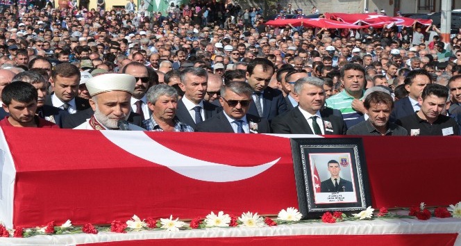 Şehit Uzman Çavuş Okan Dinçer dualarla uğurlandı