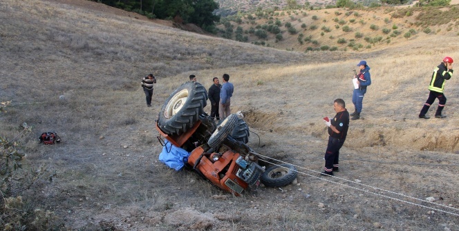 Traktörün altında kalan 17 yaşındaki genç yaşamını yitirdi