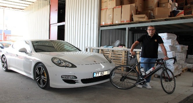 Dolandırıcılar, milli sporcunun Porsche’sini satışa sundu