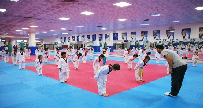 Selçuklu Belediyesi Kış Spor Okullarında eğitimler başladı