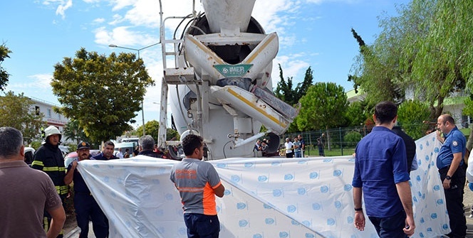 Aşure hayrına giden çift beton mikserinin altında kaldı: 1 ölü, 1 ağır yaralı