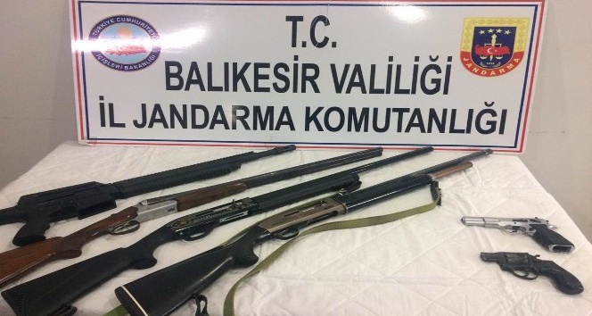 Balıkesir’de huzur operasyonu: 71 suçlu yakalandı
