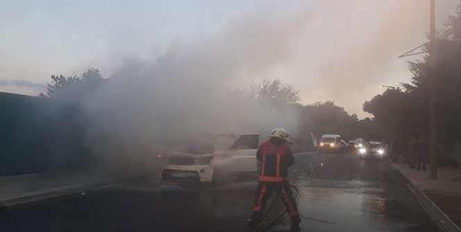 İstanbul’da 400 bin liralık lüks cip alev alev yandı