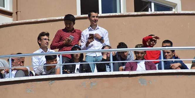 Herkes bir anda orada toplandı! Nefes kesen anlar