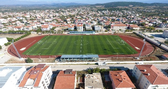 Bayramiç Atatürk Stadyumu şimdi çok daha modern
