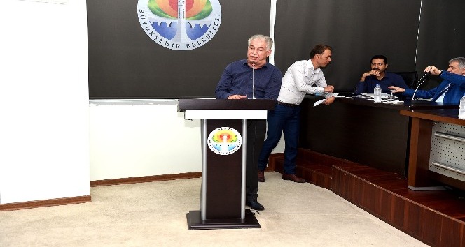 Akıncı: "Büyükşehir Belediyesi zarar da etse ekmek üretiminden vazgeçmemeli"