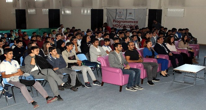 Erzincan’da Değişen Dünyada Gençler ve Ruh Sağlığı adlı seminer düzenlendi