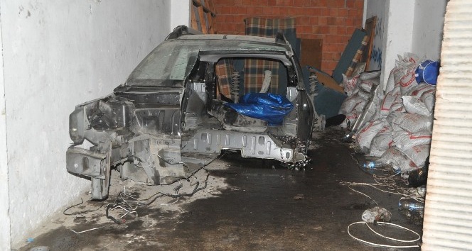 İstanbul’dan çalınan otomobil Bafra’da parçalanmış halde bulundu