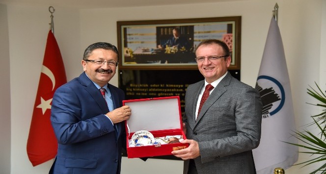 Başkan Tiryaki, Gostivar Belediye Başkanı Taravani’yi ağırladı