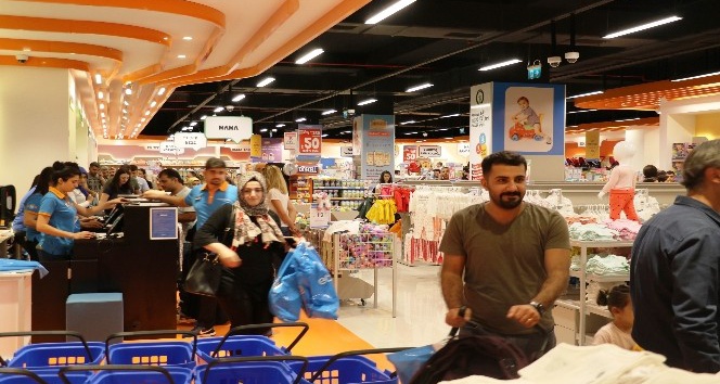 Kriz var diye frene basmadı, 121’nci mağazayı Diyarbakır’da açtı