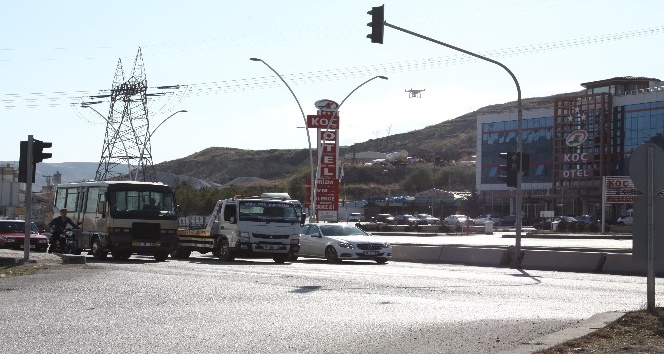 Drone ile yol kontrolü yaptılar